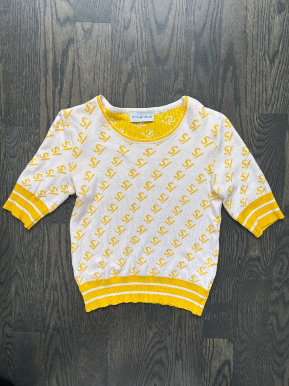Stefania Vaidani Knit Sweater Women’s Small All Over Print Logo Monogram Yellow